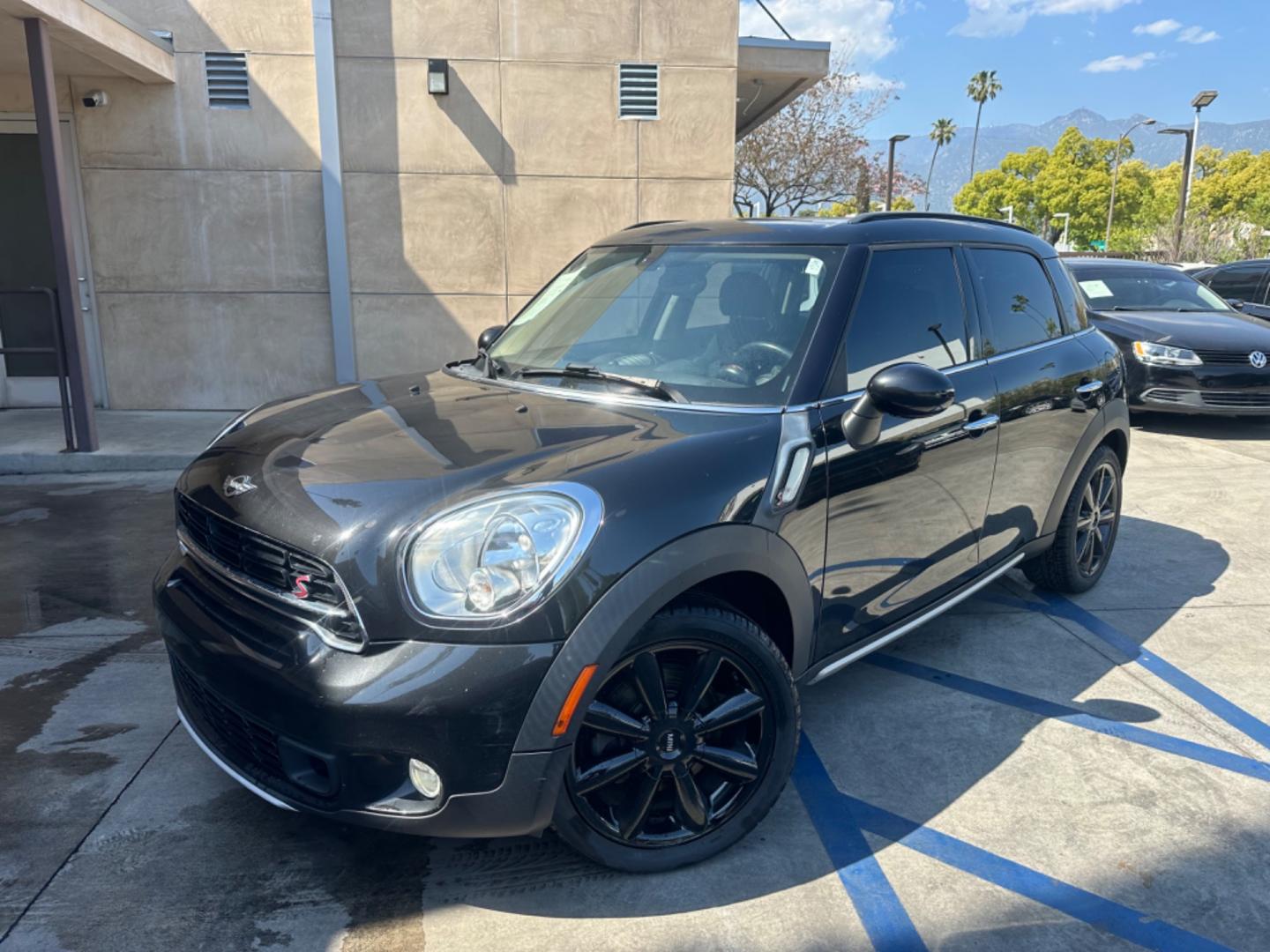 2015 Black /Black Mini Countryman S (WMWZC3C54FW) with an 1.6L L4 DOHC 16V TURBO engine, Automatic transmission, located at 30 S. Berkeley Avenue, Pasadena, CA, 91107, (626) 248-7567, 34.145447, -118.109398 - Photo#1